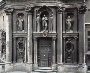 Lower half of the facade, 1637-41